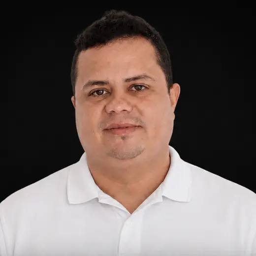 Carlos Pérez, professional driver in Bukap’s local transportation network