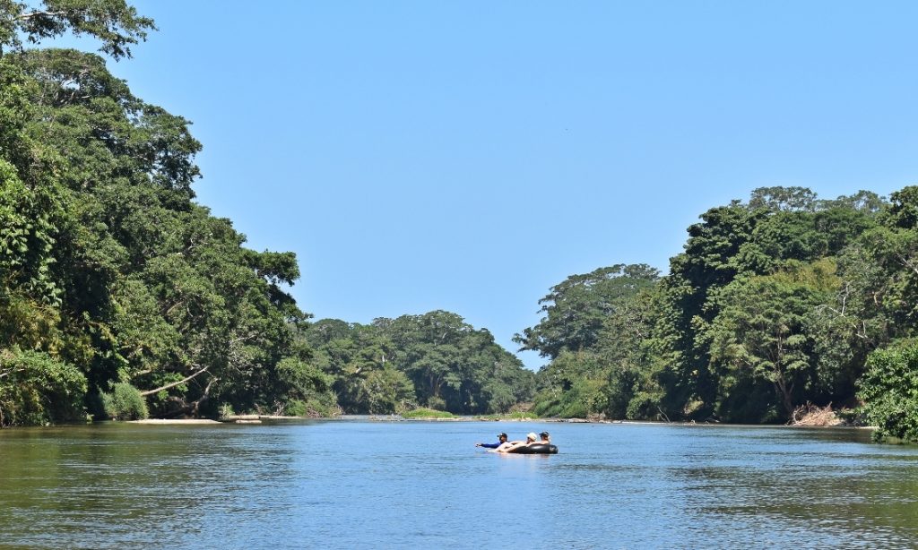 Tubing en el río Don Diego
